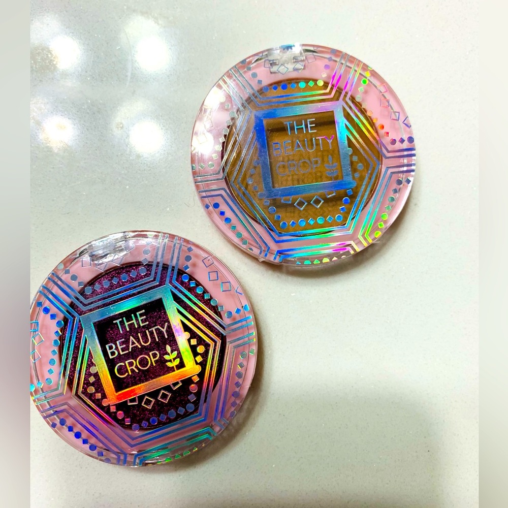 THE BEAUTY CROP bronzer and eyeshadow